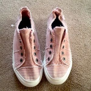 So Cute Pink Blowfish Malibu Distressed Slip On Sneakers